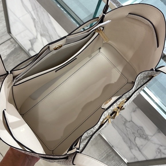 MICHAEL KORS
Reed Large Logo Shoulder Tote Bag
Light Cream Multi 
35S3G6RT3B NWT - Picture 15 of 16